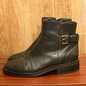 Classy! 8.5 Cole Haan Hampshire leather boot bootie